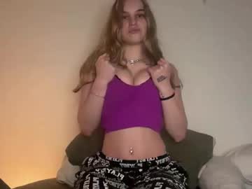 webcam girl sofwithasecret image #8924704