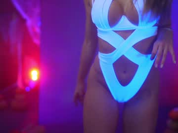 webcam girl eva_fashionista image #8117795