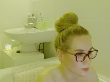 webcam girl myassistant image #1834992