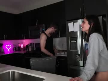 webcam couple ari_lovexo image #5741791