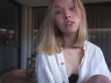 webcam girl bibi_it_is image #3459630