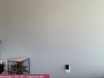 webcam girl bloomyogi image #2215154