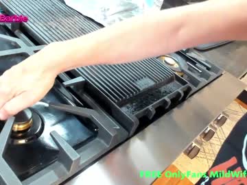 webcam girl wildwifebarbie image #5803365