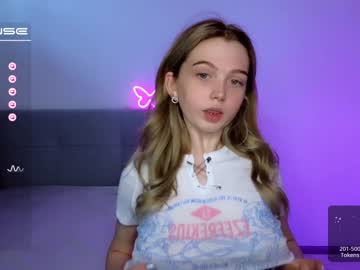 webcam girl small_blondee image #4653277