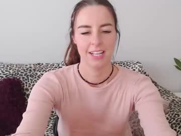webcam girl emerald_kittycat image #8877957
