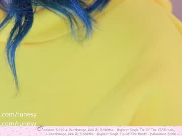 webcam girl runesy image #996135