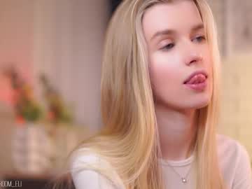 webcam girl brave_journey image #9461121