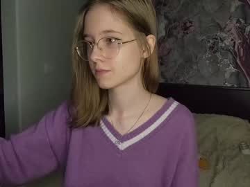 webcam girl lowress image #8990711