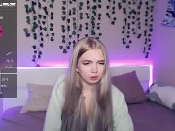 webcam girl small_blondee image #462343