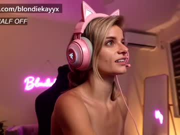 webcam girl blondiekayy image #1864137