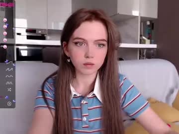 webcam girl small_blondee image #1752269