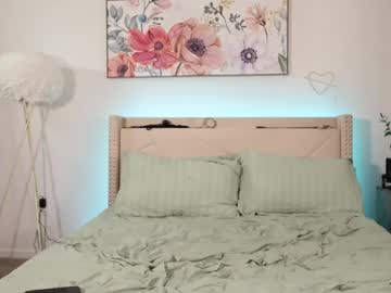 webcam couple ari_lovexo image #8286479