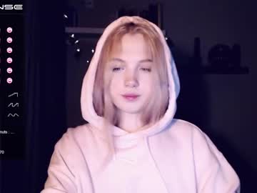webcam girl small_blondee image #434419