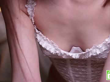 webcam girl bonnie_petite image #6449138