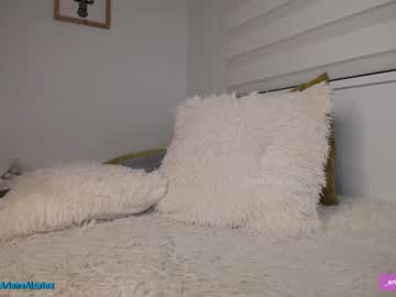 webcam girl _arianalzate_ image #2697959