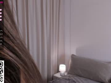 webcam girl peek_in_my_window image #6293723