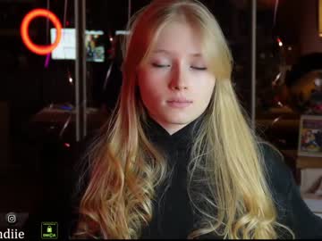 webcam girl bestblondiiecb image #6349149