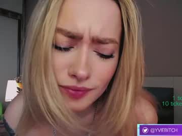 webcam girl _yvie_ image #3932711
