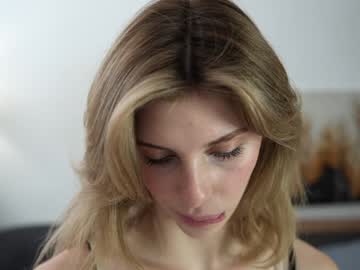 webcam girl refined_style image #7767390