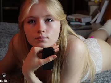 webcam girl bestblondiiecb image #6212935
