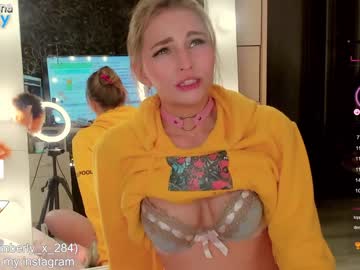 webcam girl queenafina image #4028261