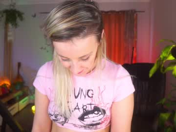 webcam girl juicyandthepussyblvd image #3637922