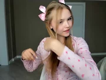webcam girl flooora_0 image #9595330