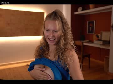 webcam girl chillwithkira image #2603445