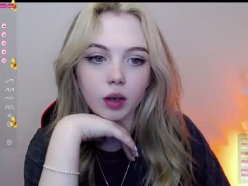 webcam girl small_blondee image #4154911