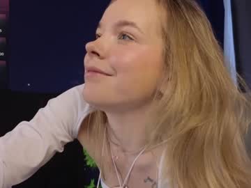 webcam girl milly_shy image #7540486