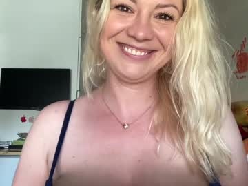 webcam girl kiradivine image #4568250