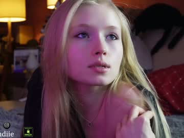 webcam girl bestblondiiecb image #5991332