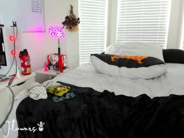 webcam girl violetttflowers image #9703523