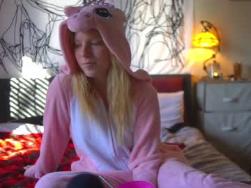 webcam girl crimsonxrapture image #618821