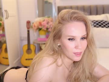webcam girl myassistant image #8972418