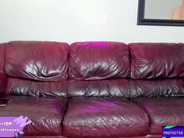 webcam girl violetttflowers image #4792737