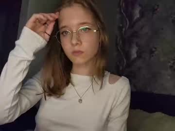 webcam girl lowress image #8957037