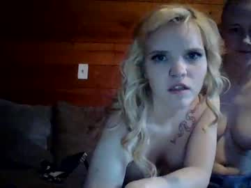 webcam couple trixieloxs image #958264