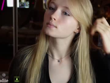 webcam girl bestblondiiecb image #6163018