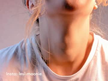 webcam girl lesi_moonie image #7085918