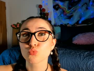 webcam girl littlee33 image #268093