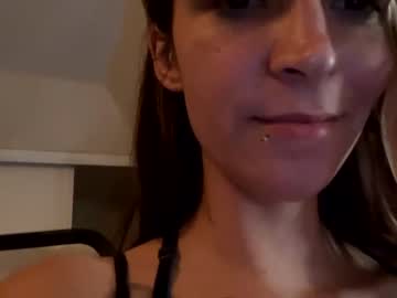 webcam girl yummykitty2022 image #1380336