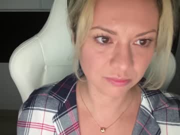webcam girl kiradivine image #2916960