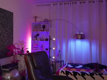webcam girl informal_ image #9386025