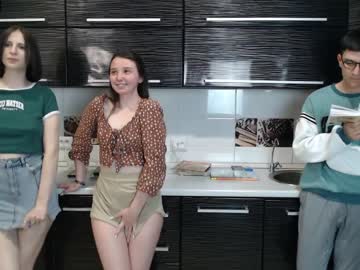 webcam couple renae_tom image #4219327