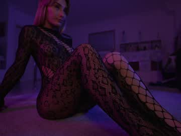 webcam girl hannahjames710 image #3857666