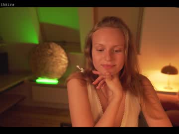 webcam girl chillwithkira image #1869821