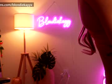 webcam girl blondiekayy image #1145600