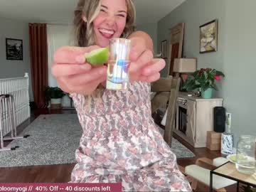 webcam girl bloomyogi image #2172594