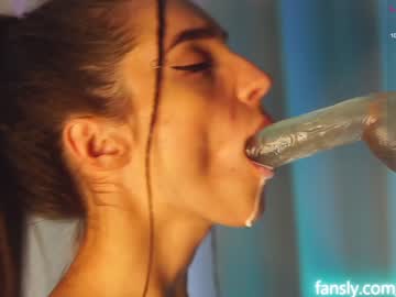 webcam girl angels_kiss image #2144095